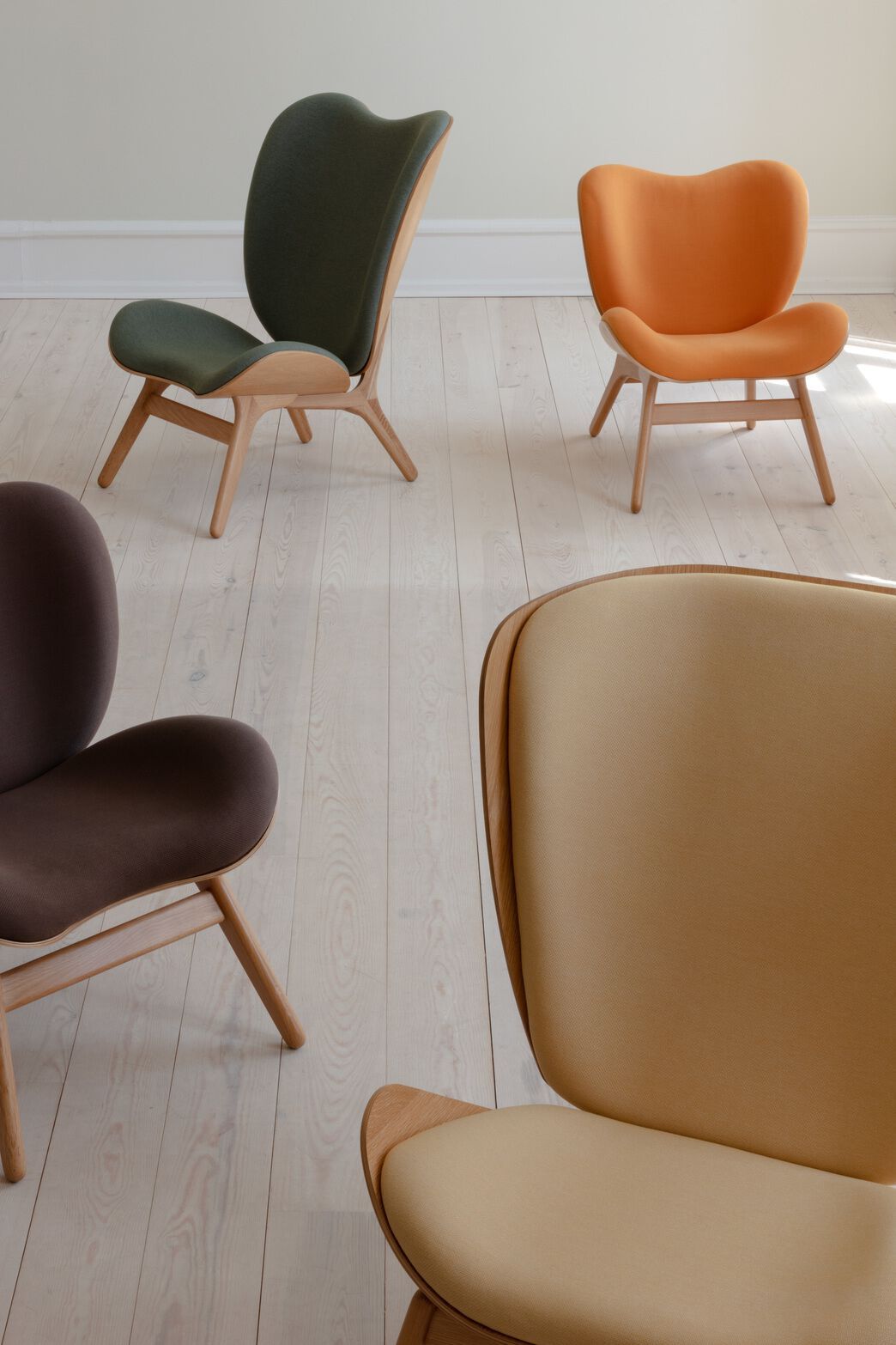 Кресло с высокой спинкой UMAGE the Reader ARCH-00126170 - Вид №1