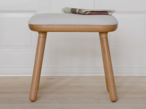 Низкий дубовый стул