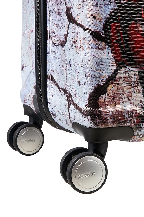 31C-08008 Чемодан 31C*008 Spinner 77/28 American Tourister Wavebreaker Marvel Close-up  - Вид №3