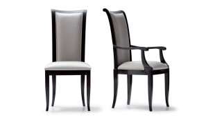 Тканевый стул с подлокотниками