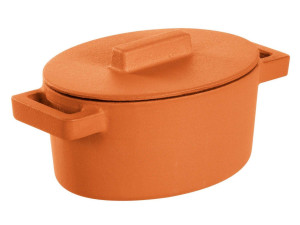 Овальная чугунная кастрюля с крышкой