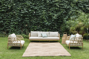 Тканевое садовое кресло с подлокотниками