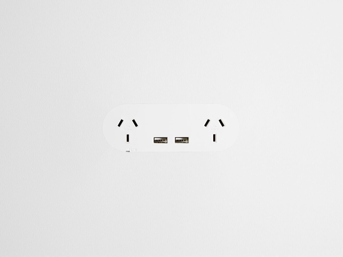 Двойная поликарбонатная электрическая розетка с USB ZETR M / MOVE ARCH-00059834 - Вид №1