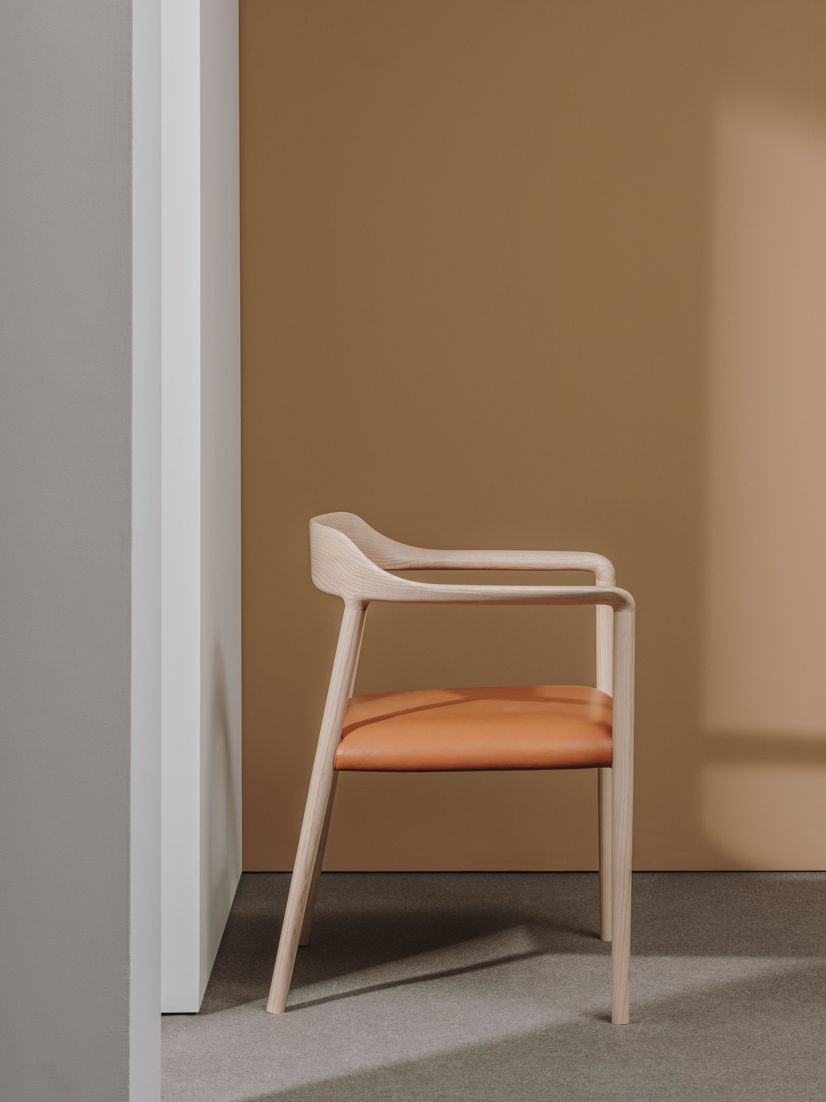 Стул из массива дерева с мягким сиденьем Andreu World Средняя школа ARCH-00089749 - Вид №3