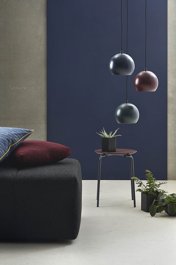 Лампа подвесная Ball, темно-голубая матовая, черный шнур Frandsen 111530405001 - Вид №1