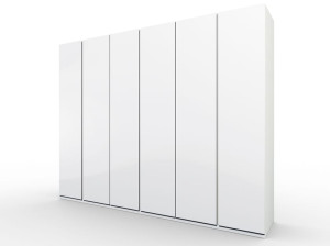 Деревянный шкаф