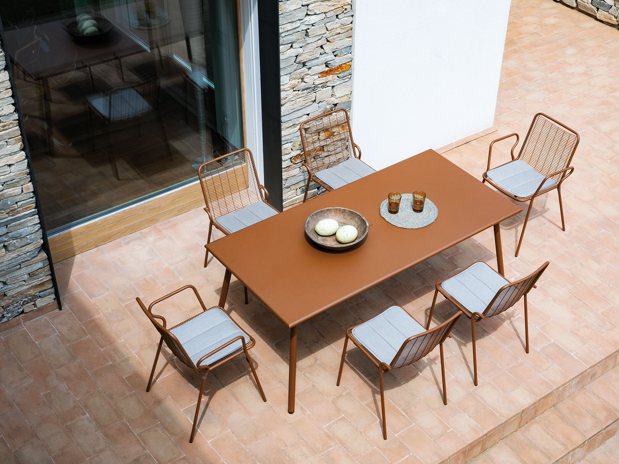 Металлический штабелируемый садовый стул с подлокотниками Vermobil Roma ARCH-00016344 - Вид №1