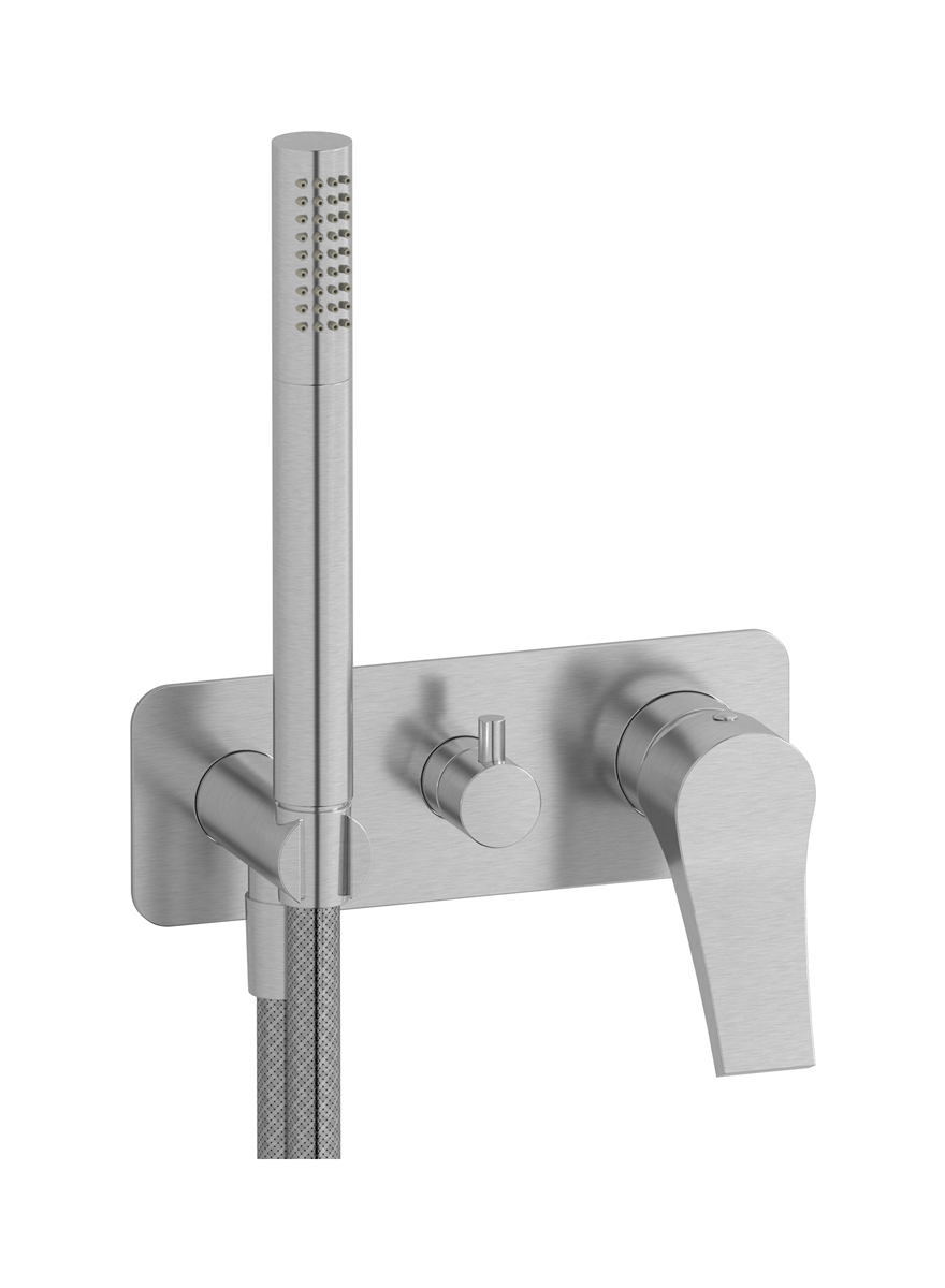 Внешние части встроенного в стену смесителя на 3 потребителя в комплекте с душевым гарнитуром. WE ARE IB tw350np Brushed Nickel Twitter