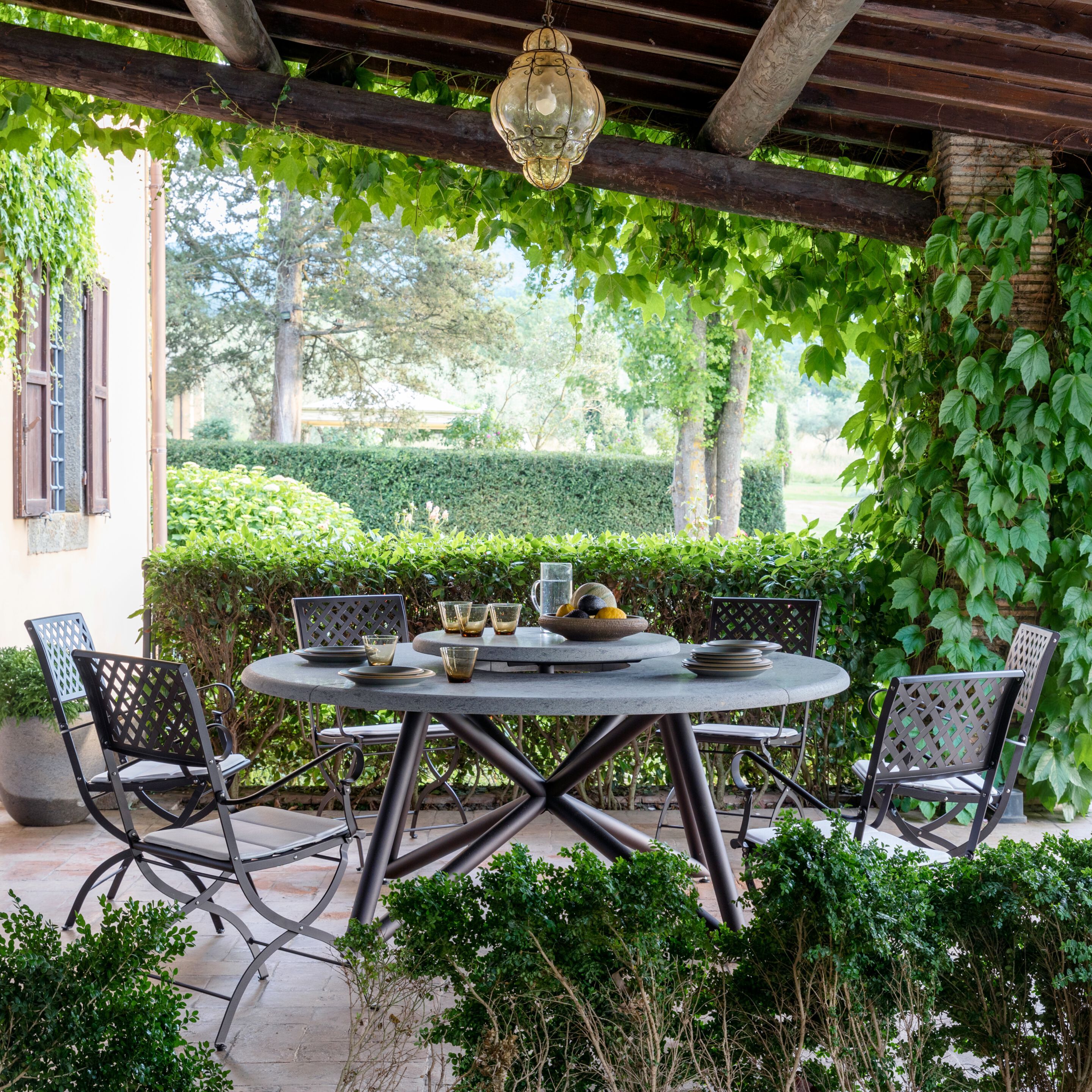 Круглый садовый стол из пеперино с ленивой Сьюзен VELTHA® Hermu ARCH-00065869 - Вид №3