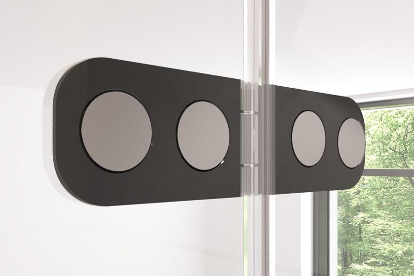 Flair Showers Распашная стеклянная дверь для душа с линейной панелью Oro Orohd120sc - Вид №1