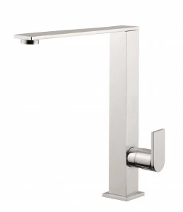 Латунь. 406. Смеситель для кухонной мойки. Quadrodesign