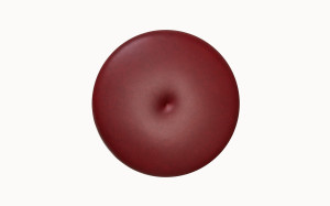 Низкий стул с мягким сиденьем