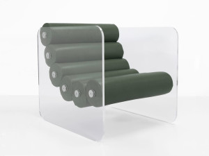 Кресло с подлокотниками