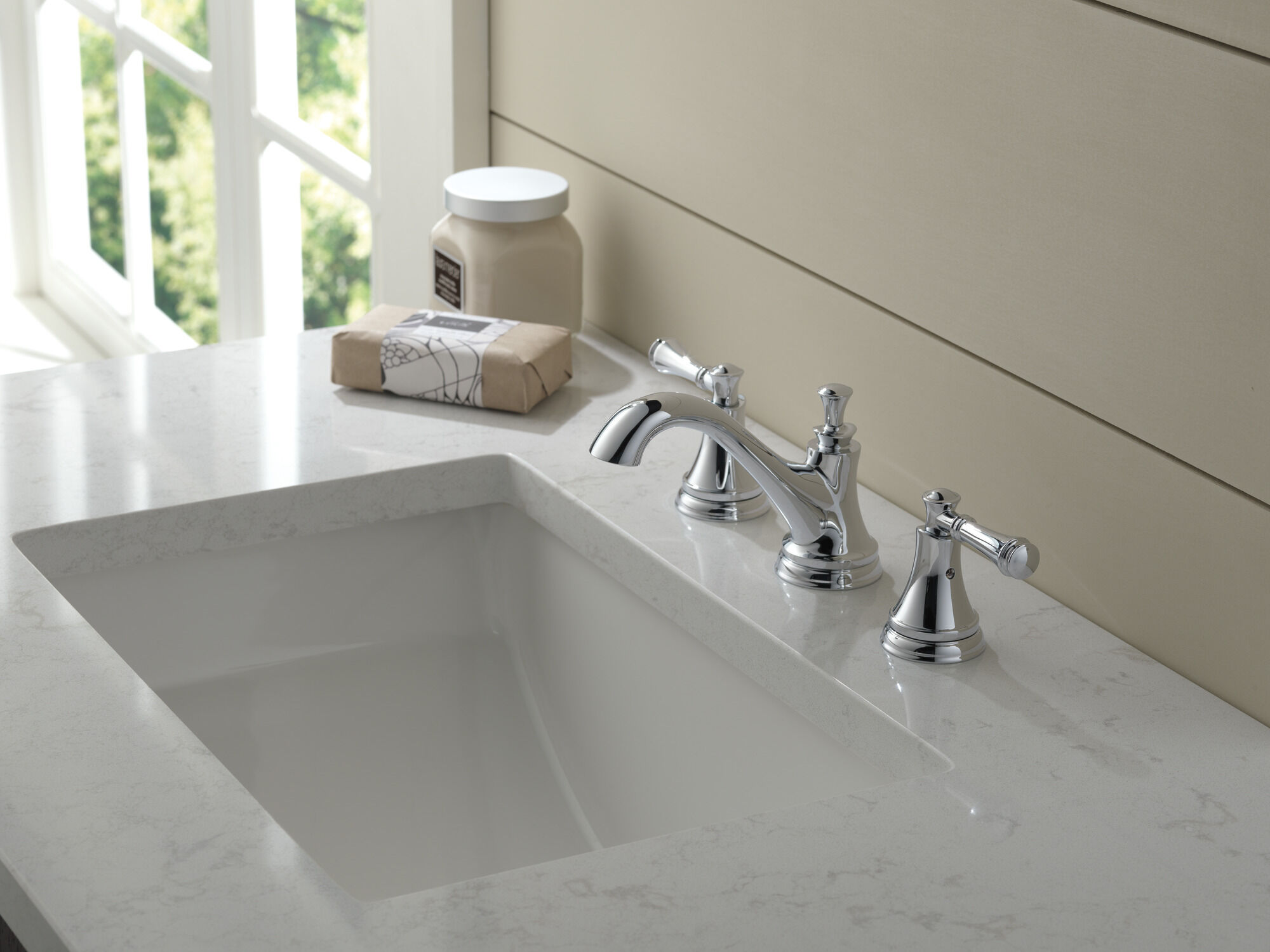 35713LF-ECO Смеситель для ванной комнаты с двумя ручками Delta Faucet Silverton Хром  - Вид №14