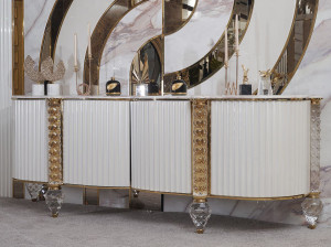 Шкаф с распашными дверями