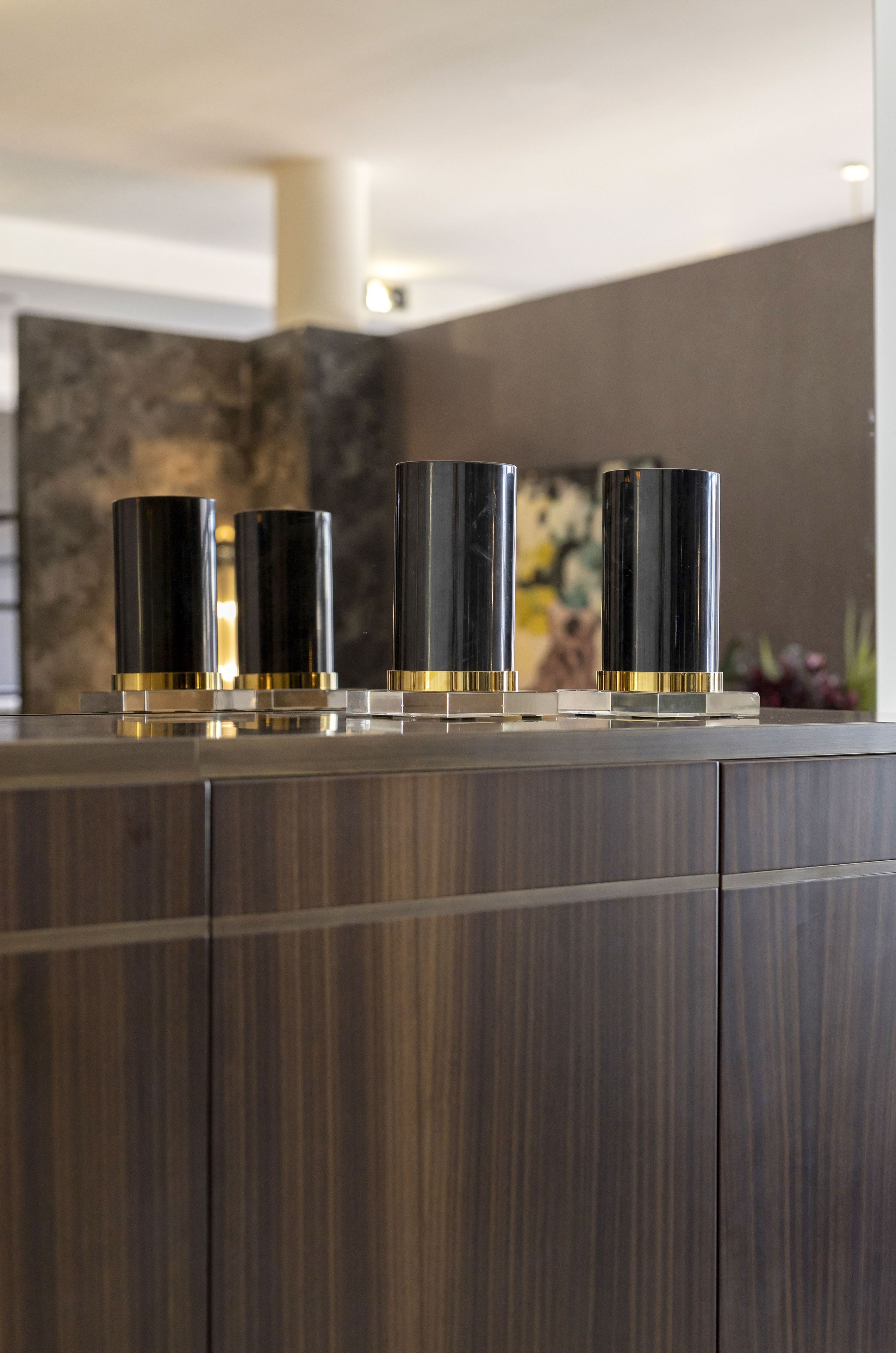 Деревянный шкаф с распашными дверями Stylish Club Elea ARCH-00052991 - Вид №4