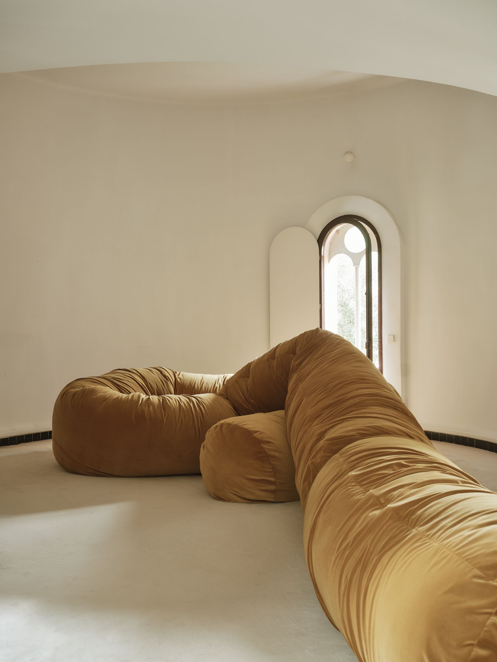 Трансформируемый диван из полиэфирного волокна BD Barcelona SAUSAGE ARCH-00022982 - Вид №9