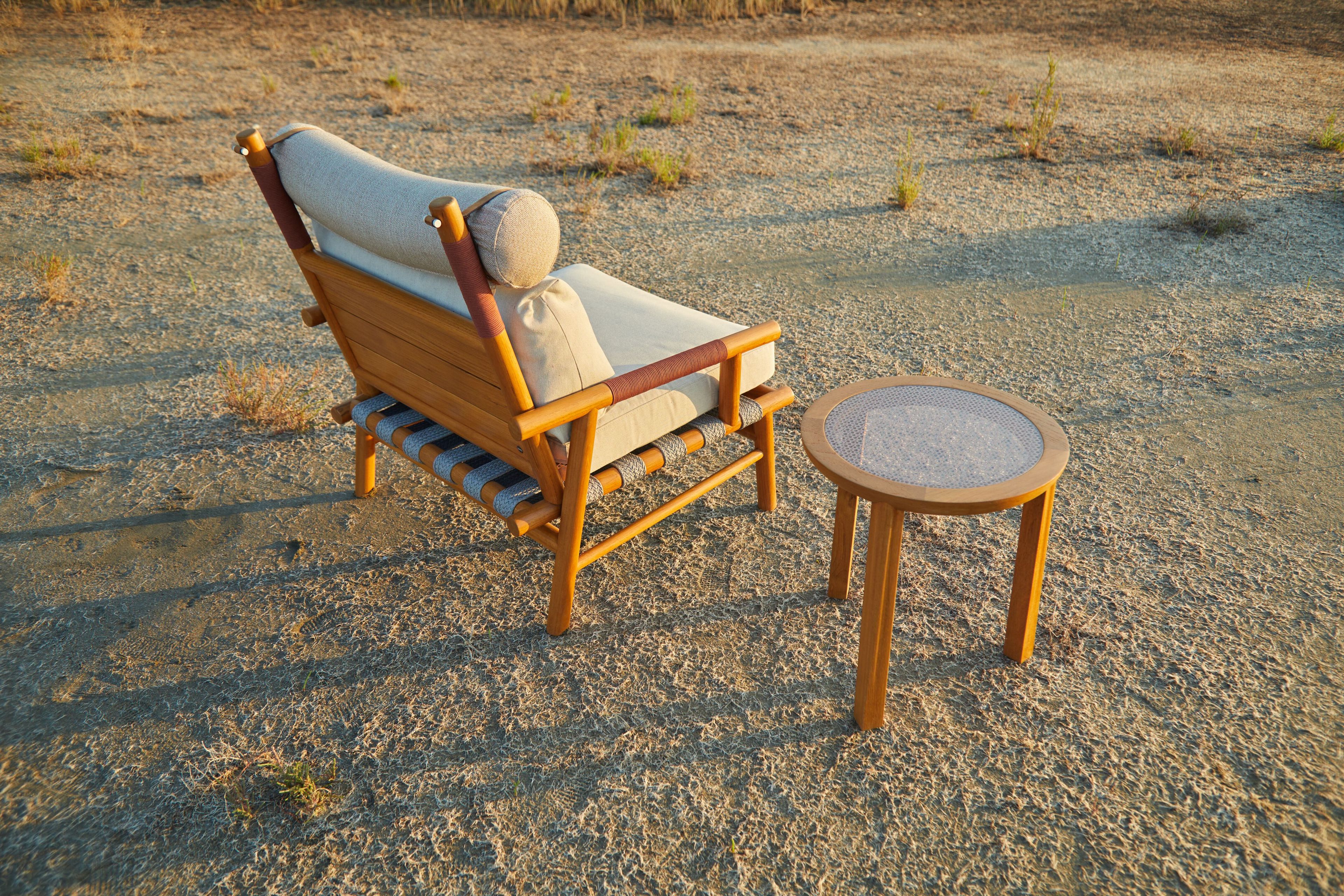 Высокий круглый стол из тикового дерева YAAZ Sini ARCH-00064119 - Вид №1