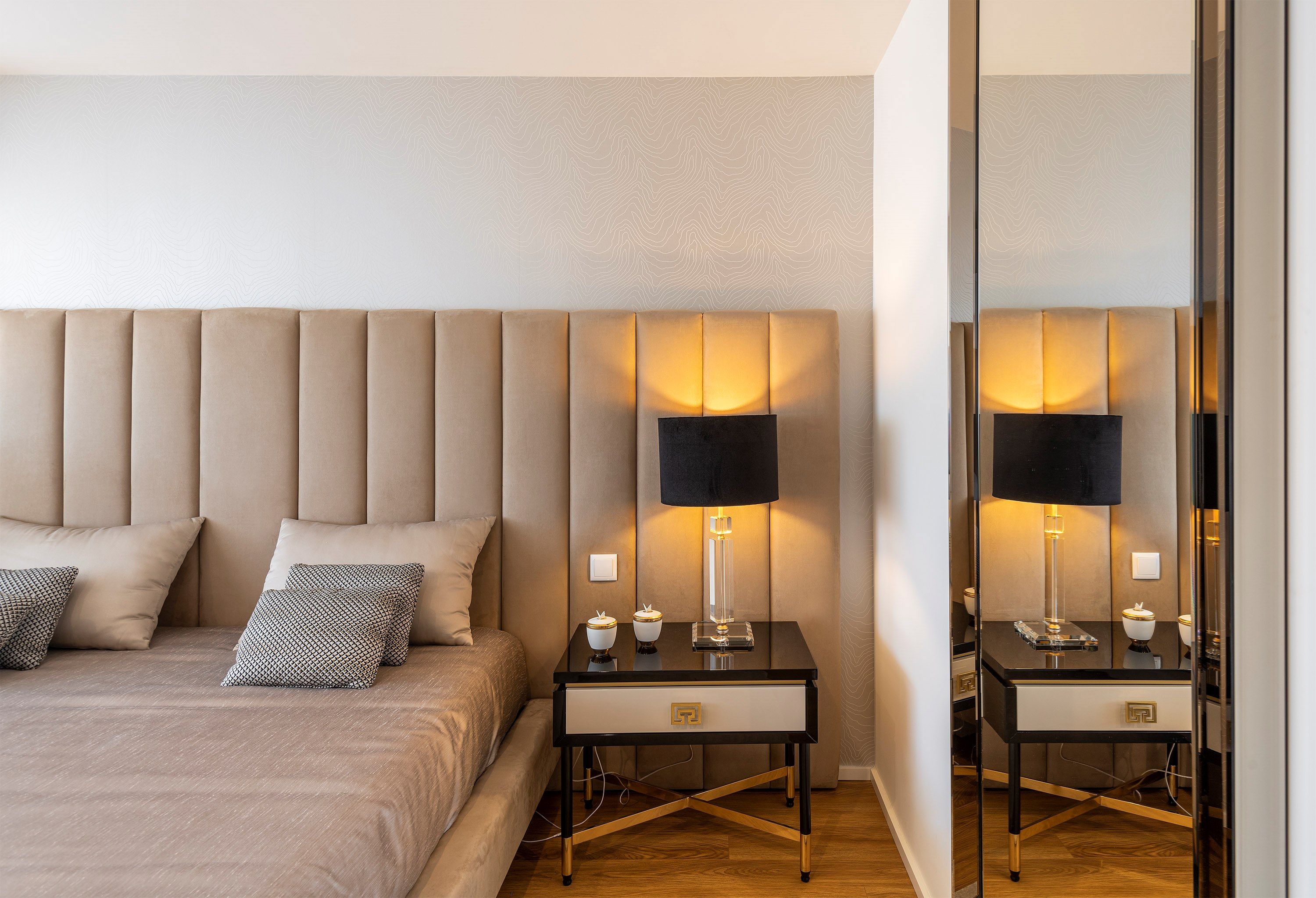 Двуспальная кровать из искусственной кожи с мягким изголовьем Stylish Club Милан ARCH-00078798 - Вид №12