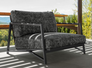 Тканевое садовое кресло с подлокотниками