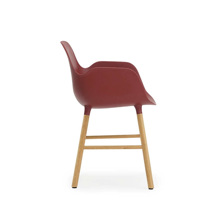 Кресло Form с ножками из дуба 78х56.1х52 см, красное Normann Copenhagen 602767 - Вид №1