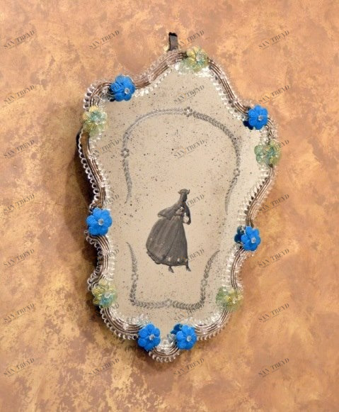1008 ORIGINALMURANOGLASS Венецианское зеркало с венецианским персонажем Dama Carnevale - муранское стекло OMG  см 