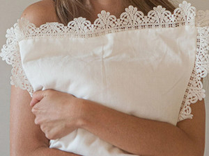 Льняная наволочка с кружевом Sicily