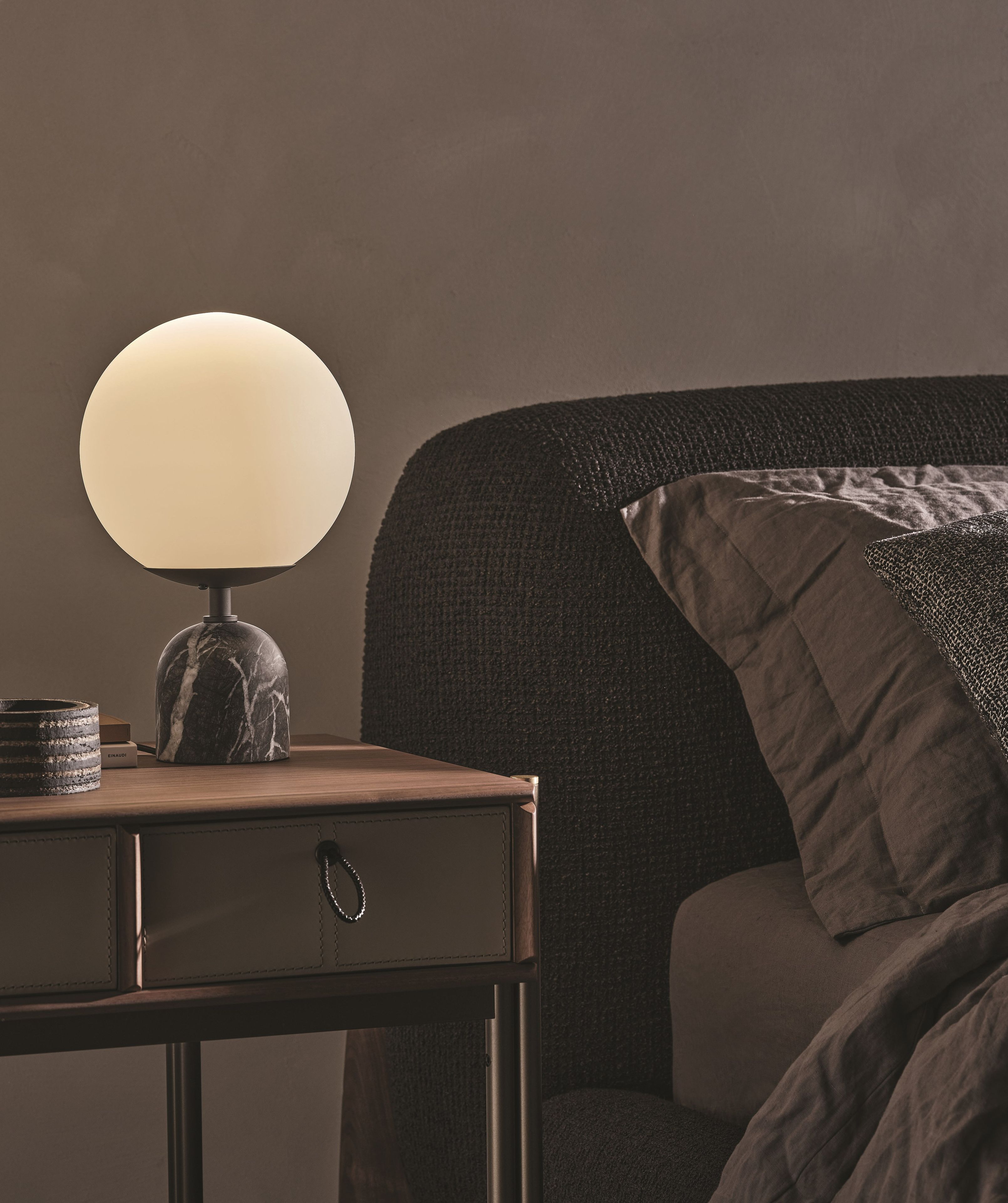 Стеклянная светодиодная настольная лампа Porada Soul ARCH-00092703 - Вид №2