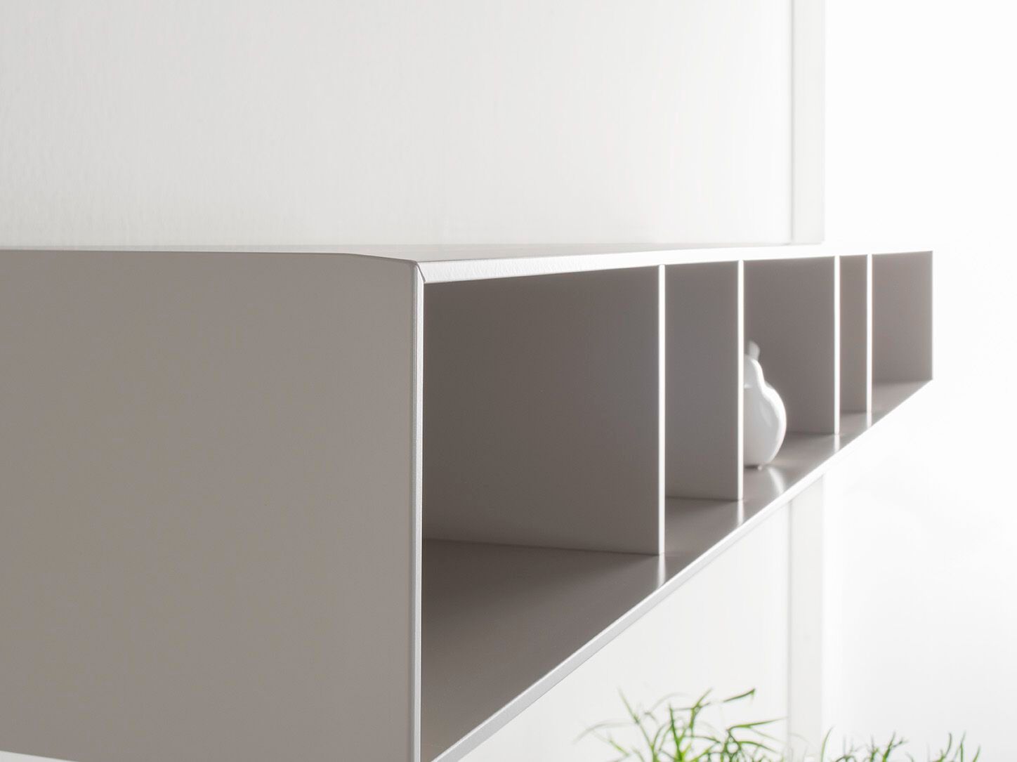 Оборудованная стена установленная с ТВ-стойкой Sudbrock Möbelhandwerk куб ARCH-00046028 - Вид №1