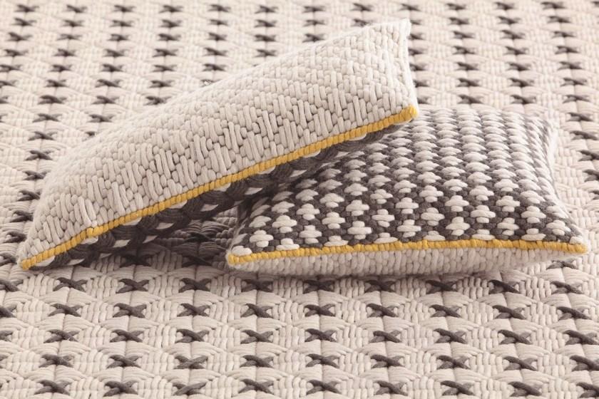 GAN Прямоугольная подушка, вышитая вручную тканью Silaï sun-id-1487660 - Вид №4