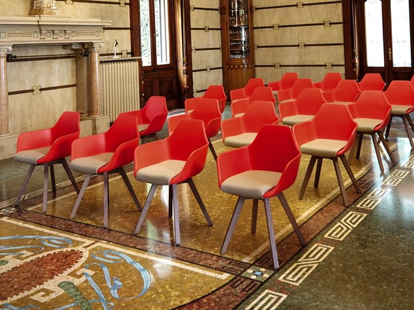 ALMA DESIGN Мягкое кресло с подлокотниками Y chair 2092 - Вид №1