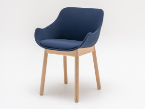 Мягкий тканевый стул с подлокотниками