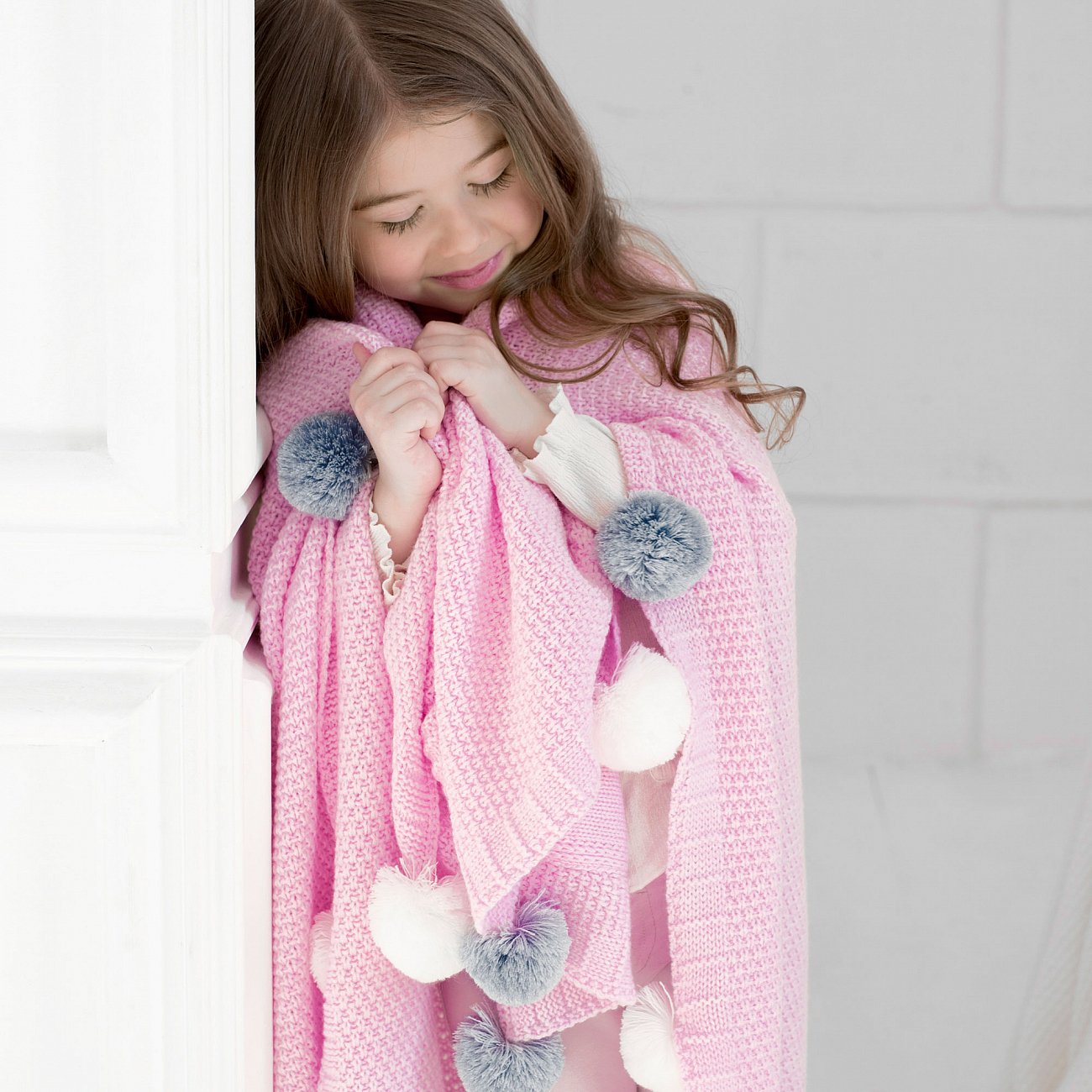 Плед POMPON 90х90 св.астра/белый+серый APERO ВЯЗАНЫЕ, ОДНОТОННЫЕ 134594 Розовый  - Вид №1