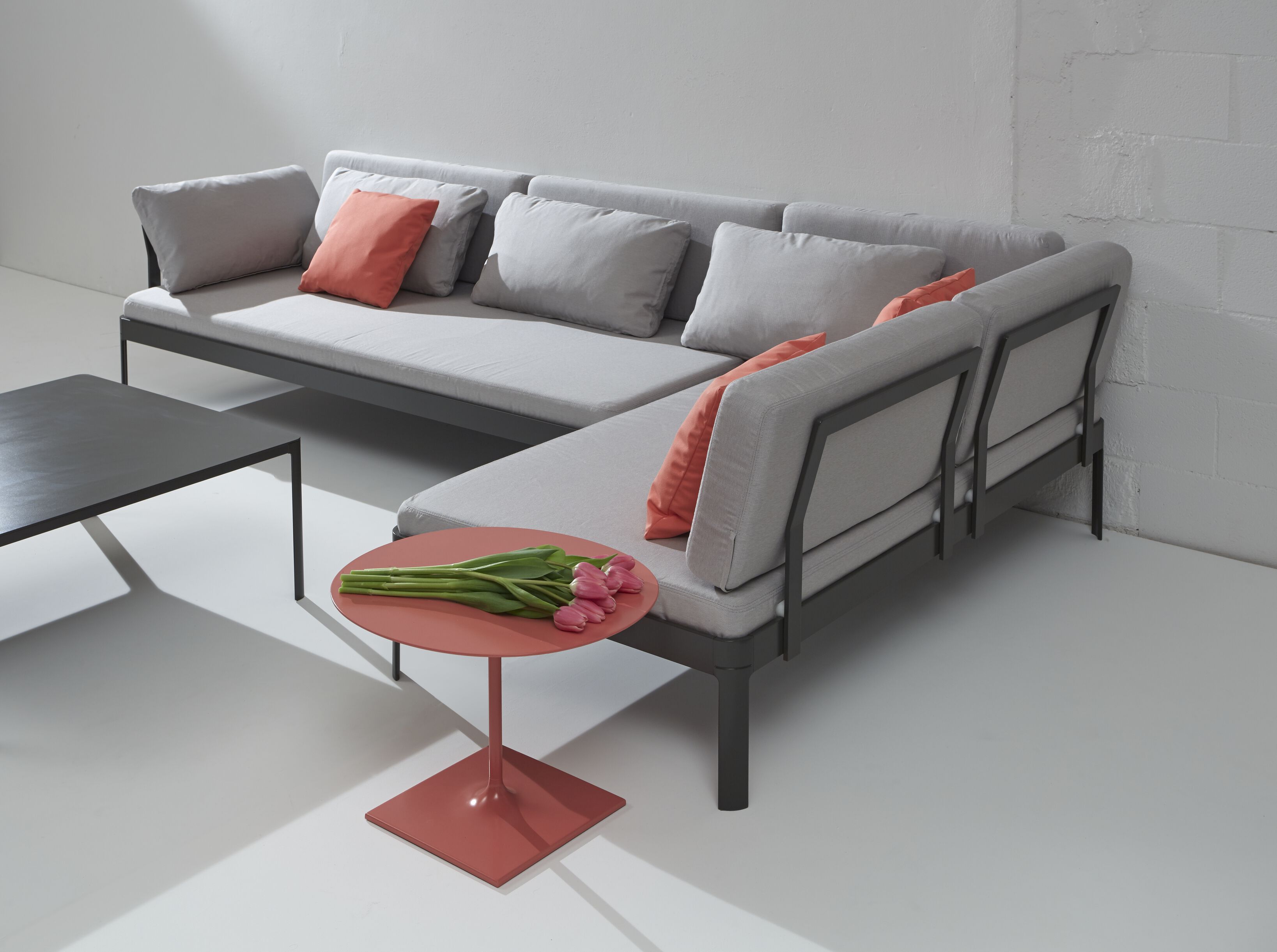 Металлический садовый журнальный столик с основанием для стебля isOnAir Bertoncini ARCH-00051863 - Вид №1