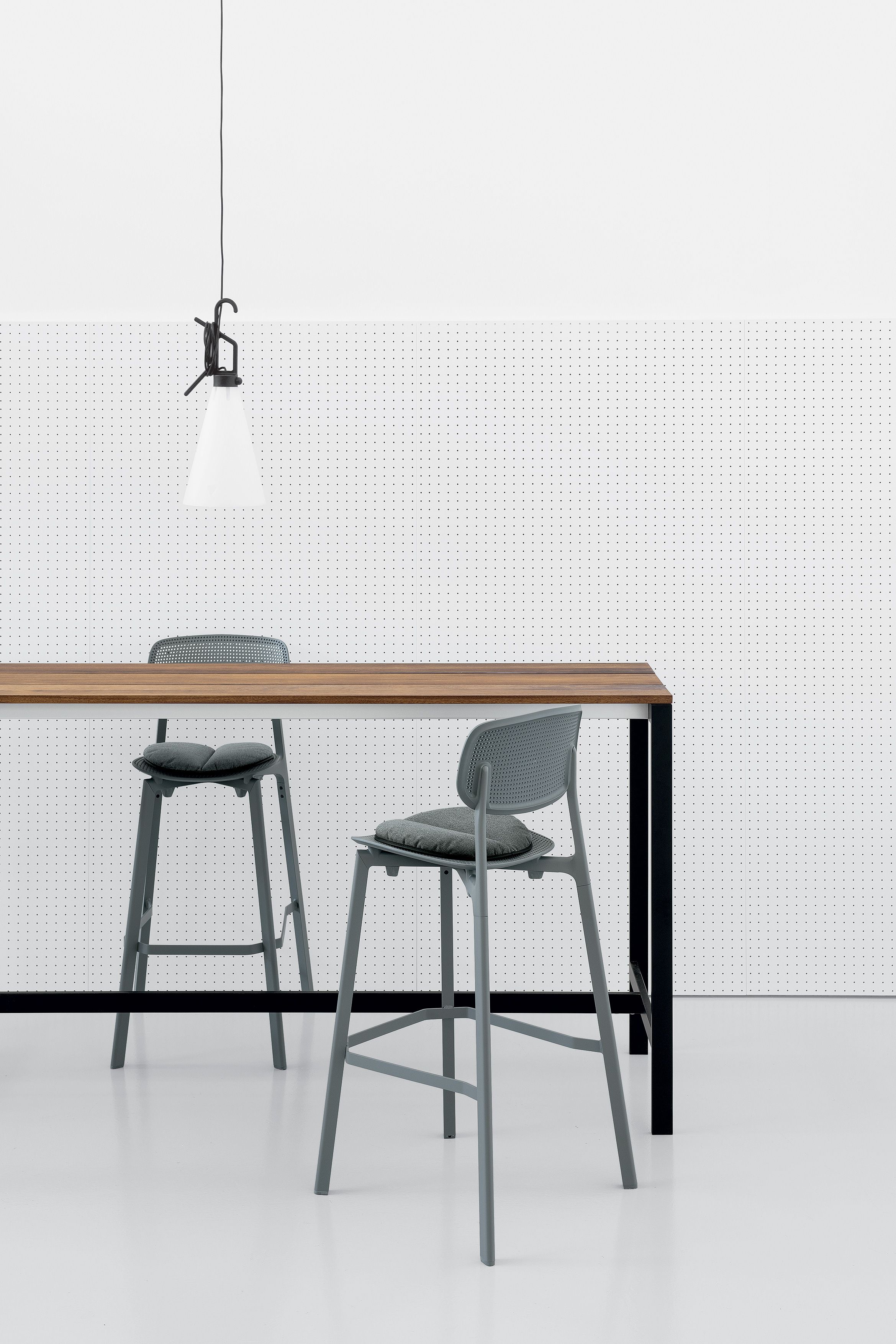 Высокий прямоугольный садовый стол из тикового дерева Kristalia Be-Easy ARCH-00107988 - Вид №2