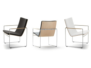 Полиуретановое кресло с подлокотниками