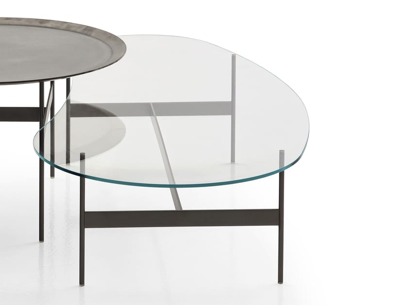 Журнальный столик с низким стеклом для гостиной B&B Italia FORMICHE ARCH-00033414
