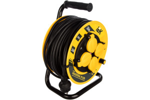 15526899 Удлинитель на катушке с термозащитой 4х30м УК30 3х1.5 IP44 Industrial plus WKP15-16-04-30-44 280613 IEK
