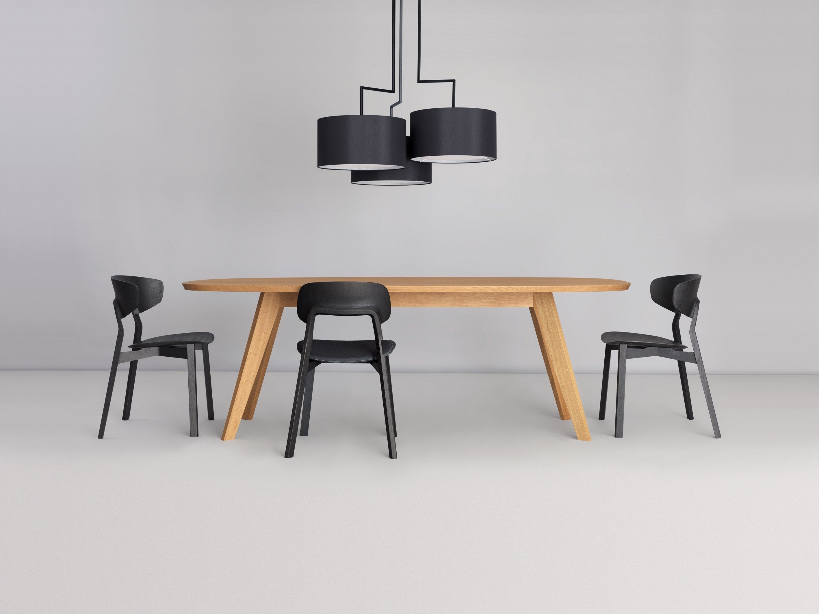 Овальный обеденный стол из массива дерева ZEITRAUM ужин ARCH-00084683 - Вид №1