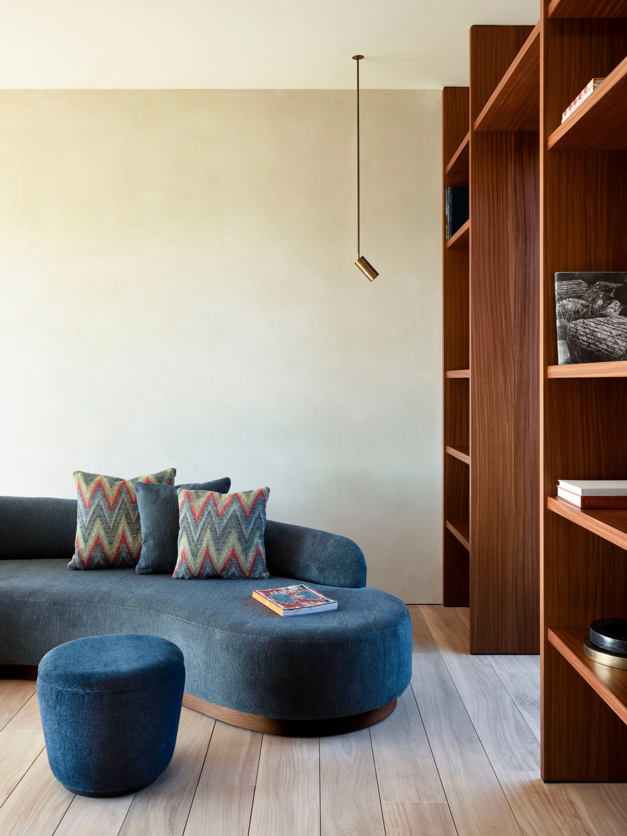 Изогнутый диван из ткани Collett & Victor Анна ARCH-00076643 - Вид №2