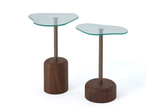 Журнальный столик из дерева и стекла для гостиной