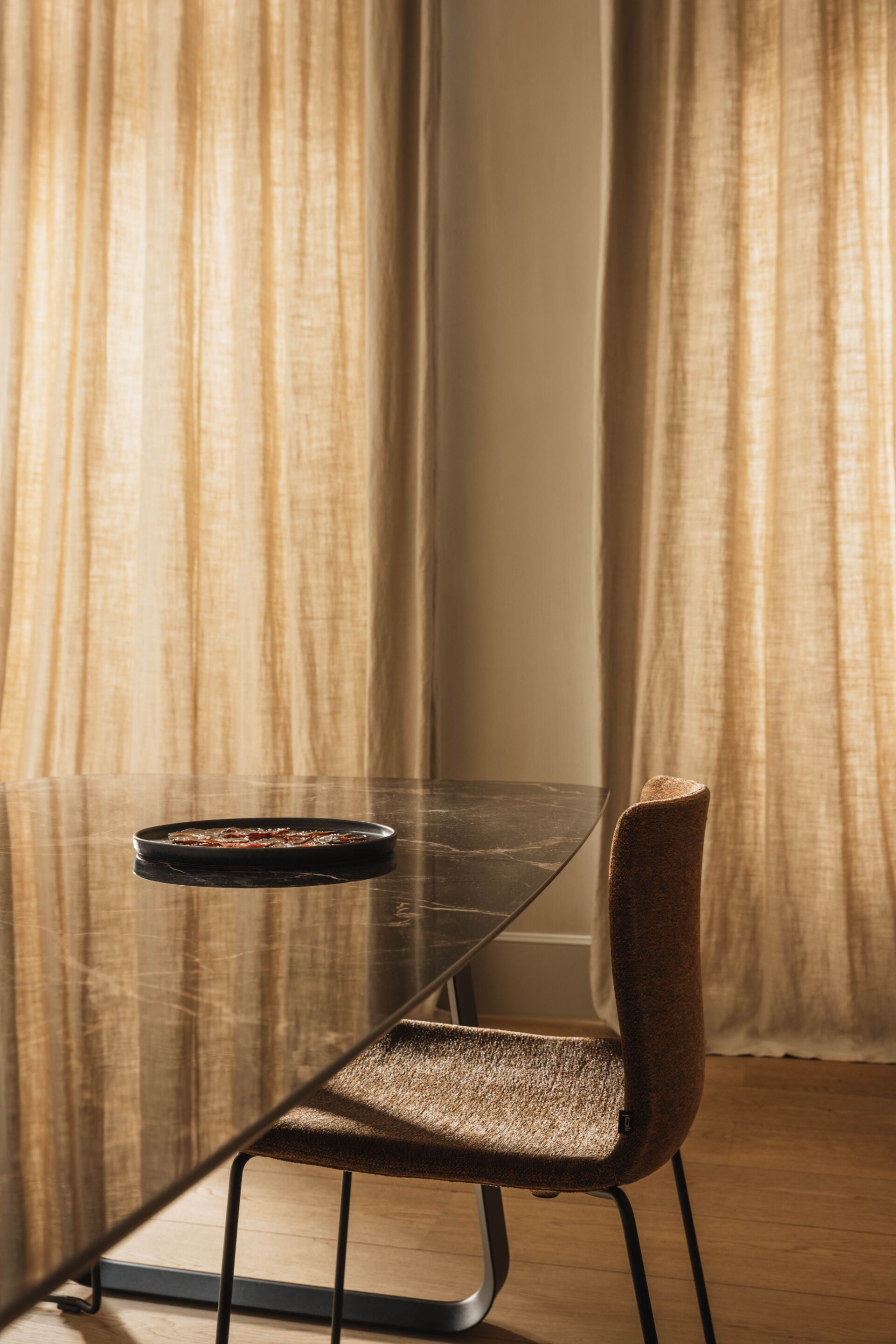 Стул для салазок из ткани Joli ARCH-00054587 - Вид №4