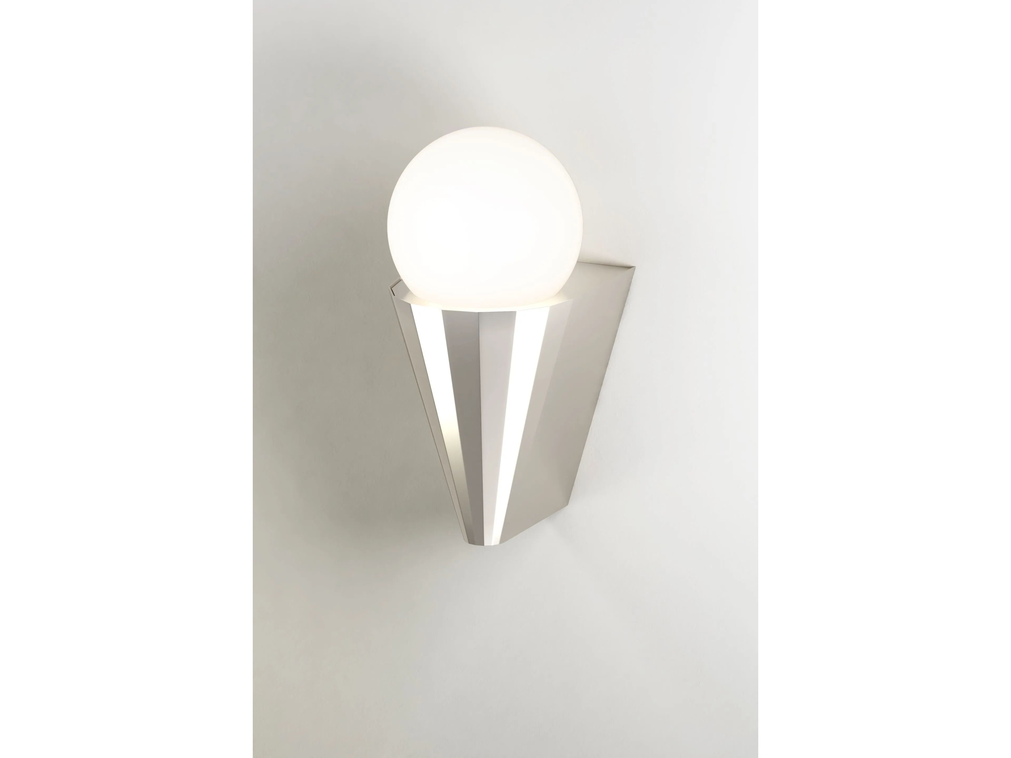 Латунный светодиодный настенный светильник CVL Luminaires Cornet ARCH-00043979 - Вид №7