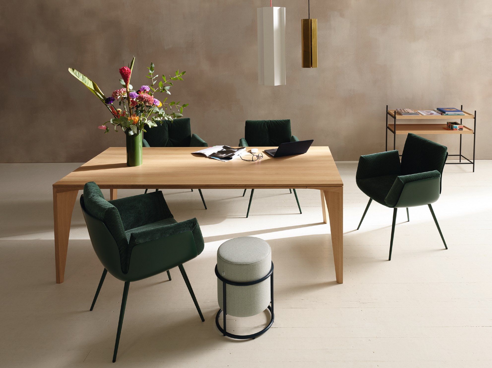 Мягкий тканевый стул с подлокотниками COR Alvo ARCH-00079299