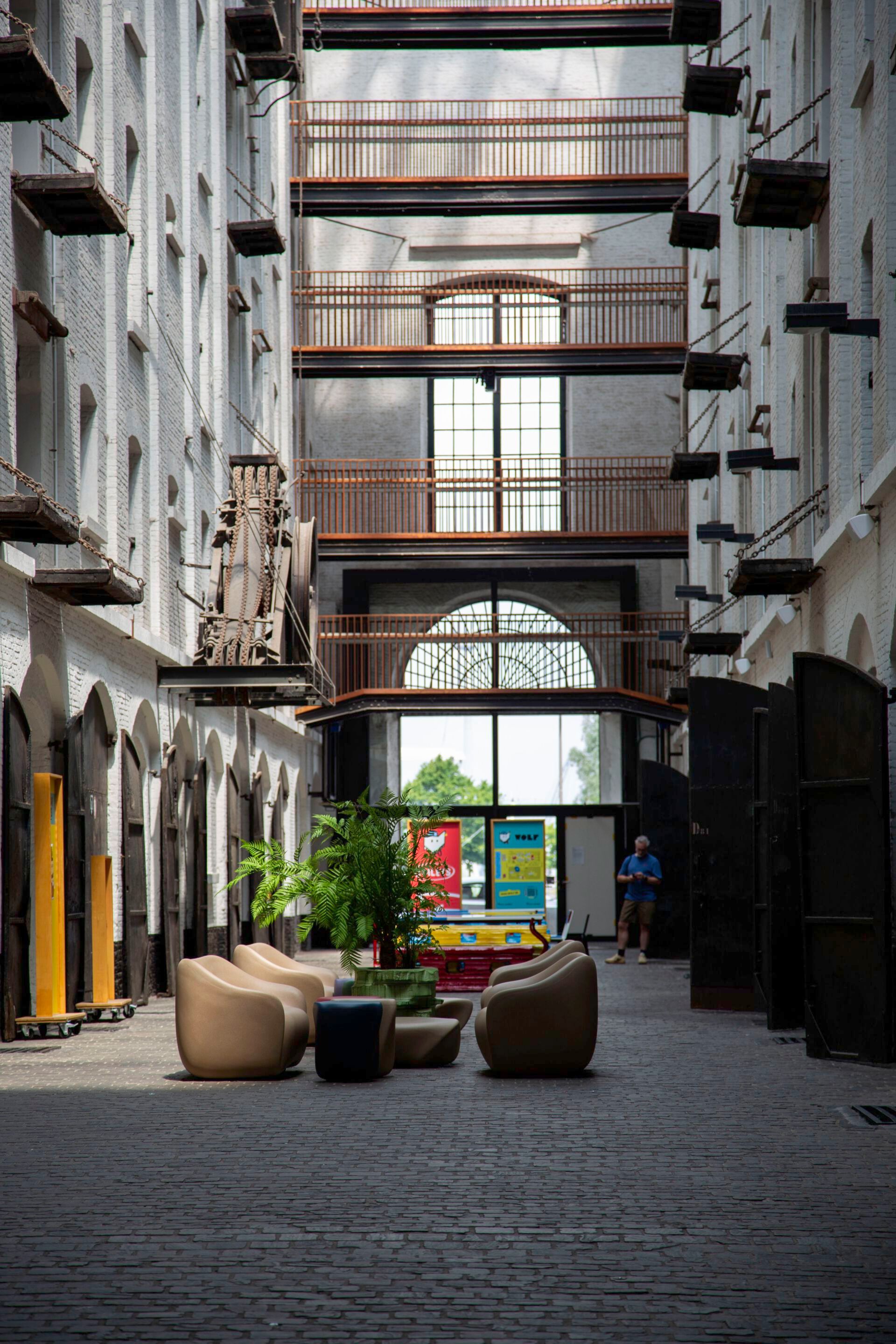 Журнальный столик из полиэтилена SLIDE Reborn ARCH-00052046 - Вид №15