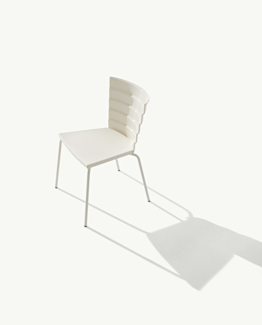 Bikini 530 Стул со стальным каркасом на 4 ножках и корпусом из полипропилена. Et al. Bikini