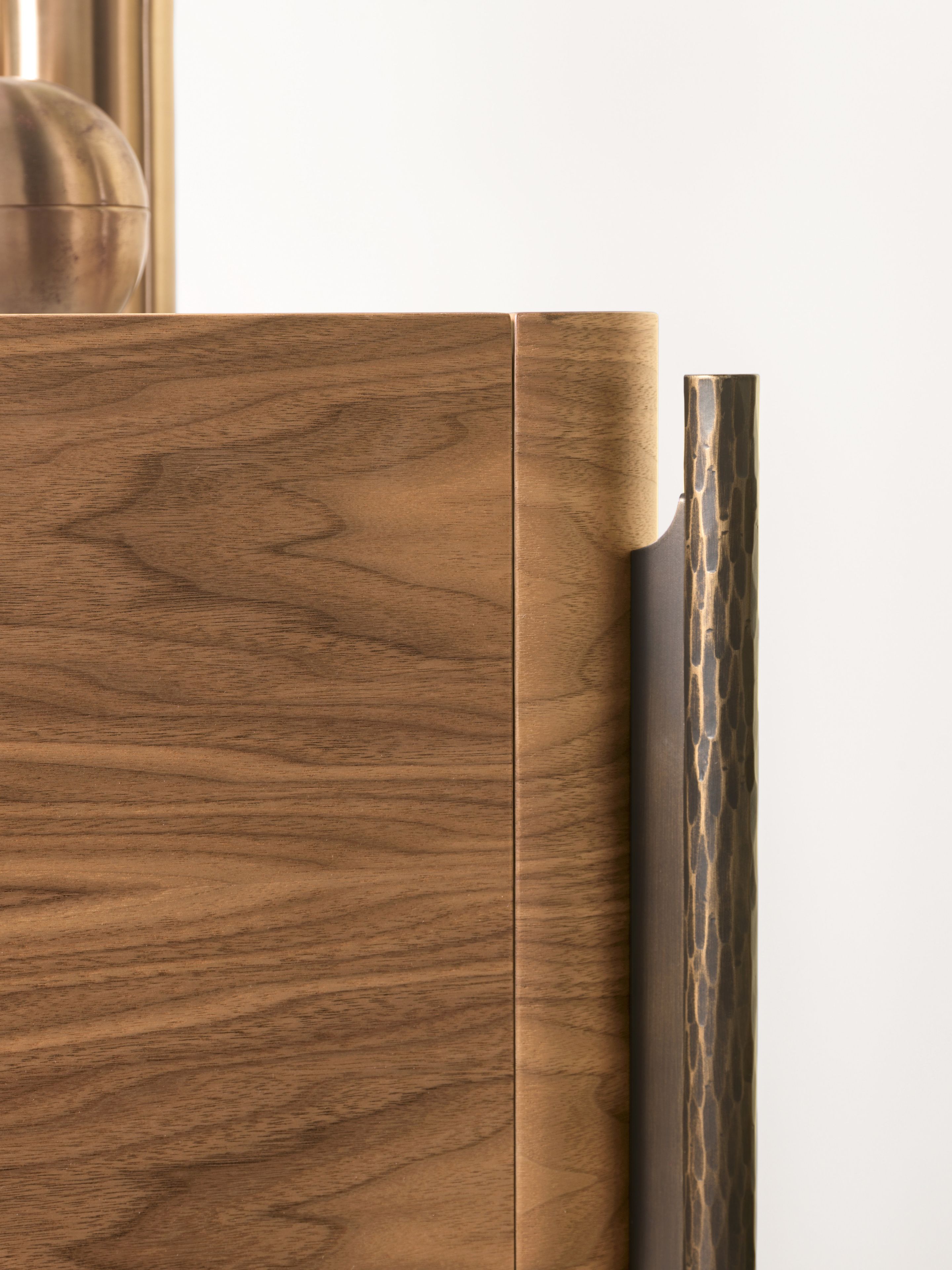 Шкаф из грецкого ореха с распашными дверями Cantori Шанхай ARCH-00090960 - Вид №3