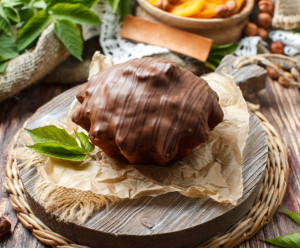 6378 Кекс с сухофруктами и орехами в молочном шоколаде Вкусляндия