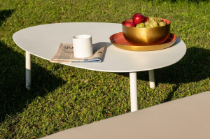 Садовый столик