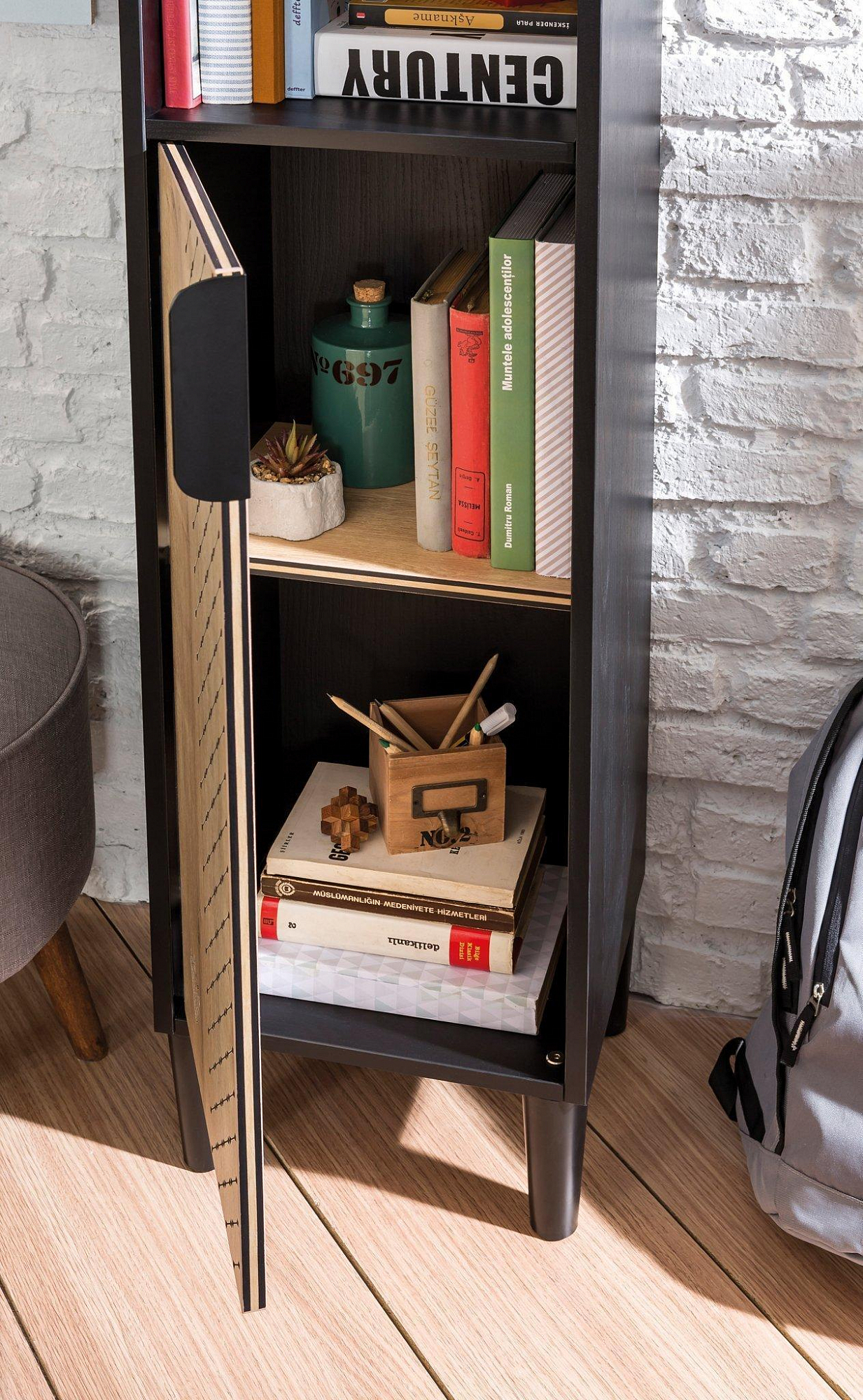 Стеллаж узкий с дверцей черный Black CILEK BLACK 00-3832539 Черный Santreyd - Вид №3